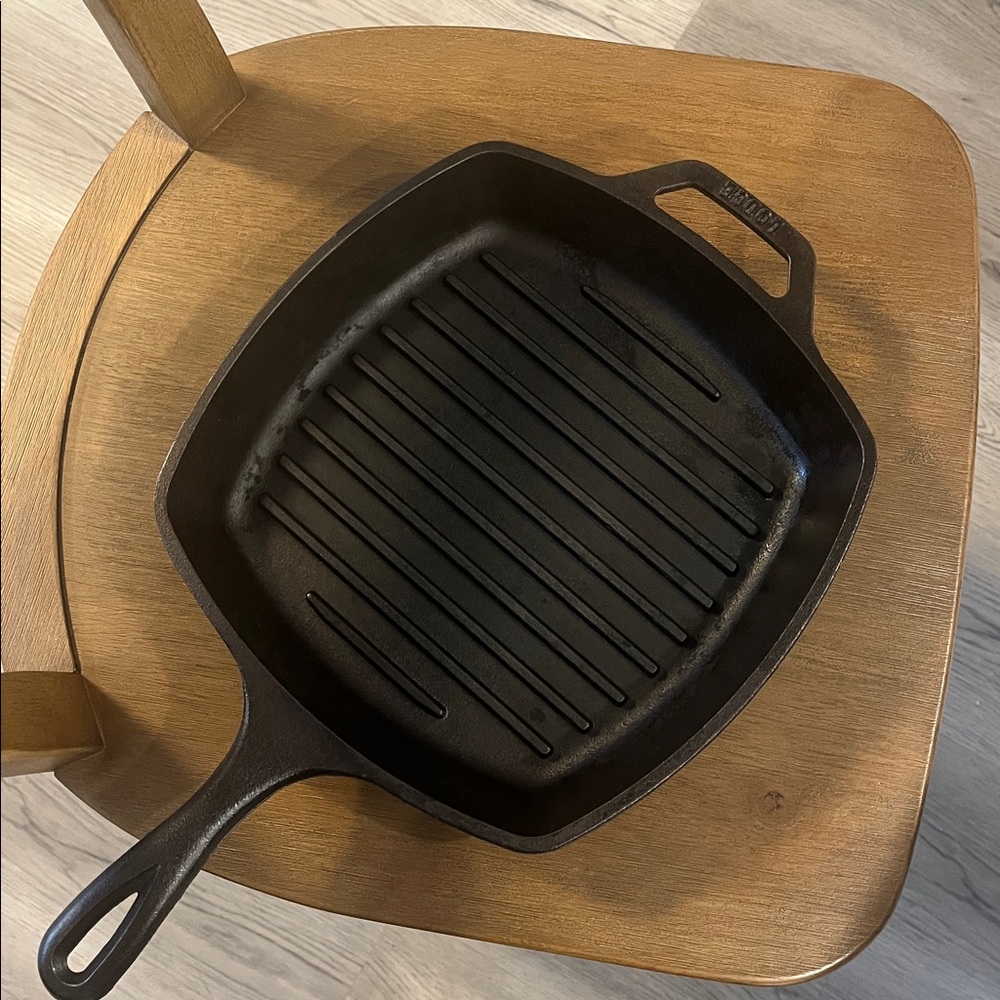 Lodge cast iron grill pan